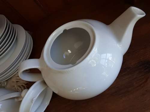 ABSOLUTELY Fantastic!! MAXWELL & WILLIAMS *White Basics* Tea Set! 1 Bid + Free sugarspoon