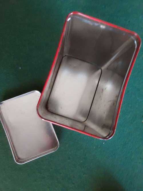 Fab!! 2 lovely VINTAGE  5*ROSES* Tea Tins!! Both 1 Bid!!