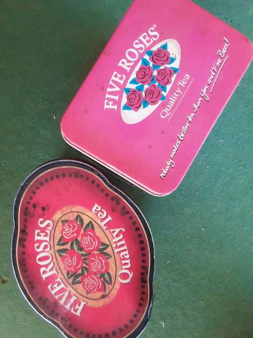 Fab!! 2 lovely VINTAGE  5*ROSES* Tea Tins!! Both 1 Bid!!