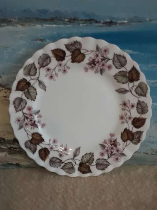 GORGEOUS! *ROYAL ALBERT* Linden Lea side plate!!