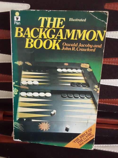 Vintage BACKGAMMON GAME complete in Original carry case!!