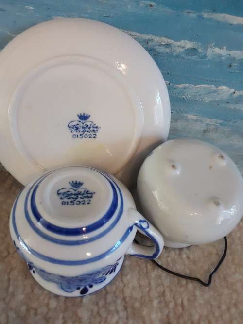 Pretty!! Genuine vintage *DELFT* Blue and White Coffee duo + 1 more ~ All 1 Bid!!