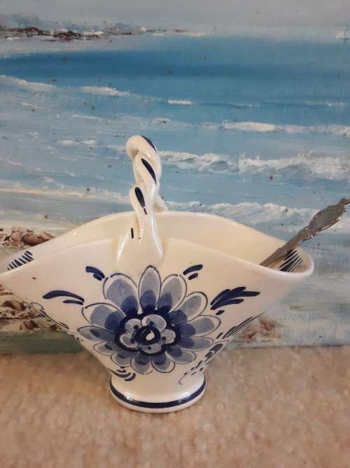 GORGEOUS!! vintage Genuine *DELFT* Blue and White BASKET with Free little spoon!!