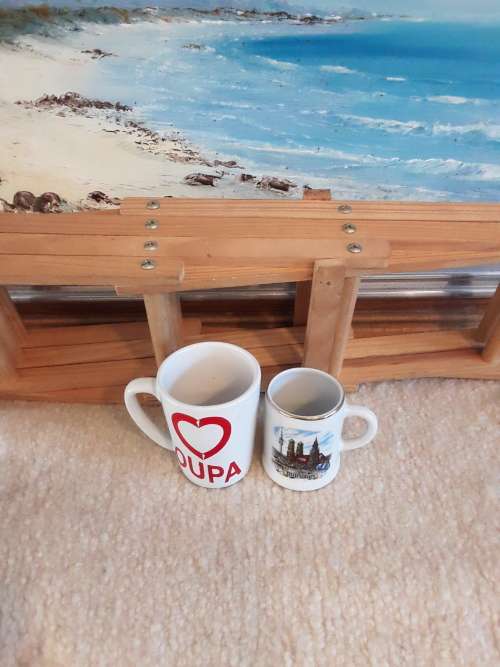 GREAT!! Wooden Wine Rack +2 mini Tankards! 1 Bid for all!!