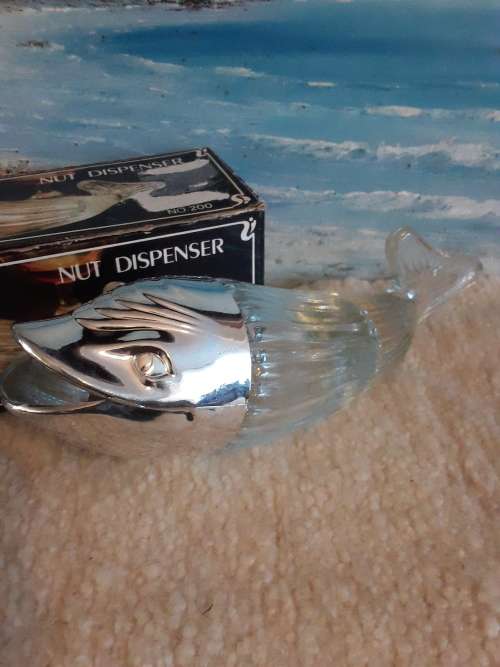 FAB! Vintage fish shaped *NUT DISPENSER* Excellent condition!