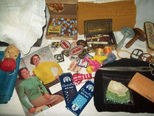 *VINTAGE VANITY CASE full of HABERDASHERY*- CRAZY R1!!