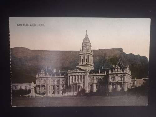 Unused Vintage Postcard of: City Hall, Cape Town.