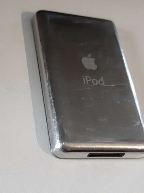 iPod Classic 160GB with some issues.