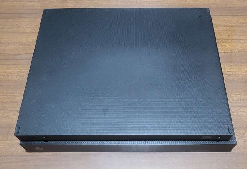 Xbox One X Console With Cables, 1 Controller and 6 Games