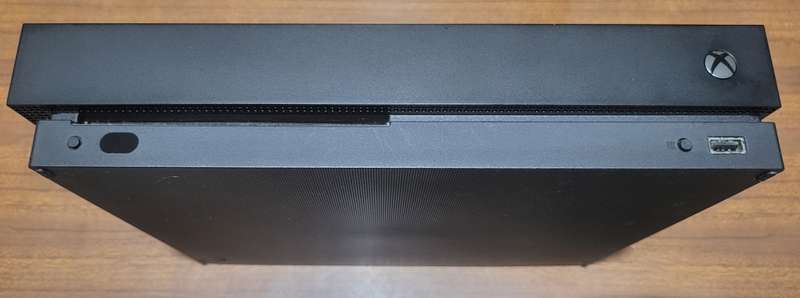 Xbox One X Console With Cables, 1 Controller and 6 Games