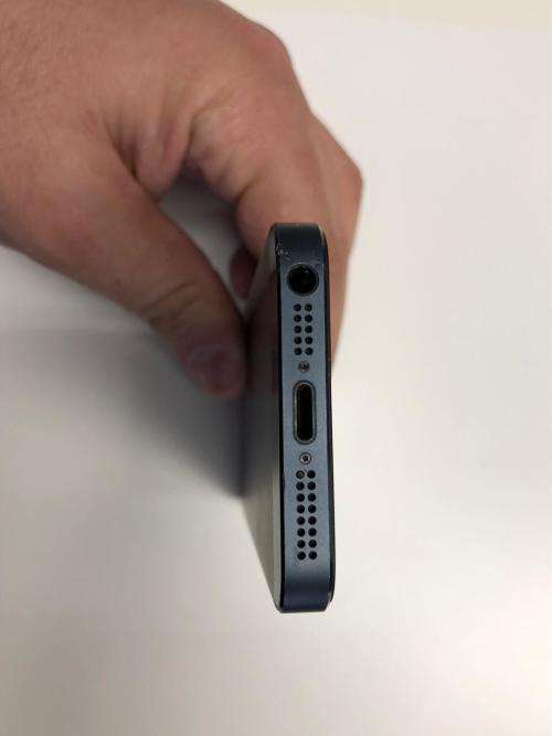 iPhone 5 (32GB Space Grey)