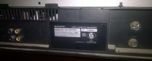 SONY, SLV-ED215 VHS VIDEO MACHINE. Full MULTI-SYSTEM. PAL, NTSC and MESECAM. With Remote.