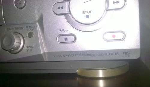 SONY, SLV-ED215 VHS VIDEO MACHINE. Full MULTI-SYSTEM. PAL, NTSC and MESECAM. With Remote.