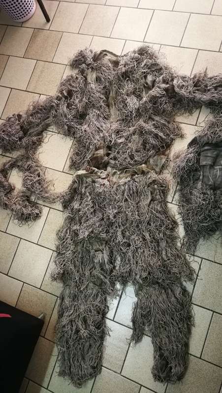 Ghillie Suit  ( L-XL)  Camo Woodland Camouflage Forest Hunting 4-Piece Set+Bag