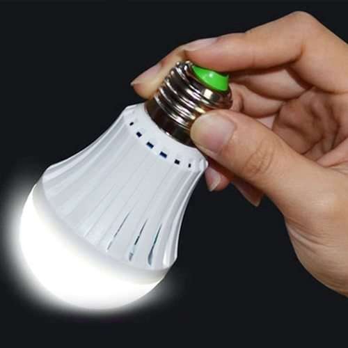 No More Load Shedding !!! Zisdom Emergenc LED Light Bulbs 9W-Bulbs Give You Another 2-4 Hrs Bright!!