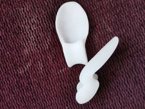 1Pair Silicone Gel Toe Spacer Separator Straightener Spreader Bunion Pain Relief