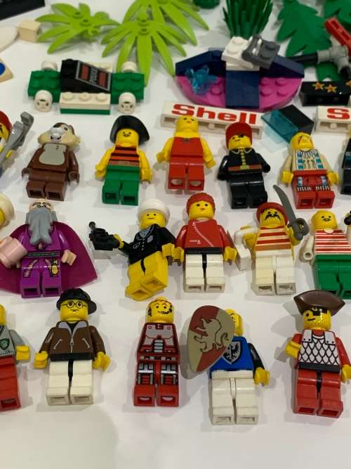 Wide Variety Of Lego Mini Figurines - Some From The 90s - Some Bits + Pieces
