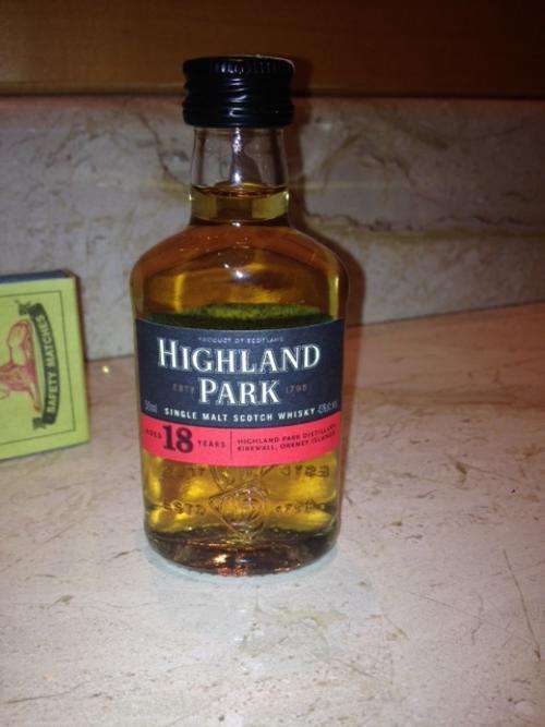 Collectable Glass Miniature Bottle - 50ml - Highland Park - 18 Year Old - Single Malt Whisky