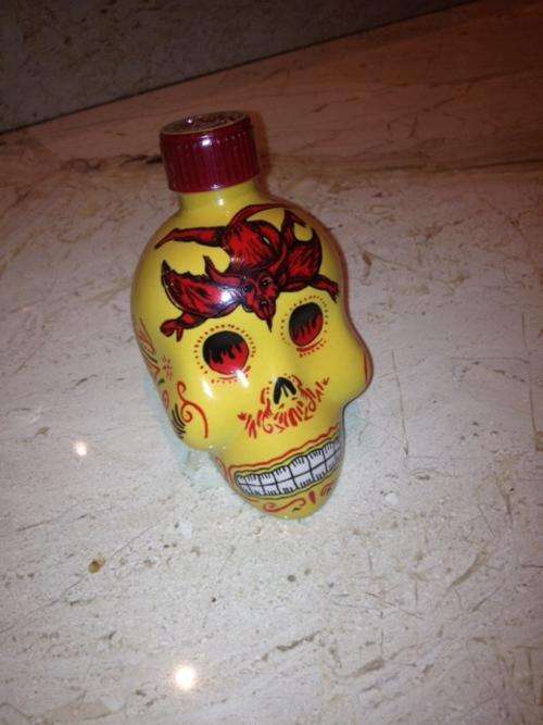 Collectable 50ml Ceramic Skull - filled with - KAH Tequila - Reposado 100% De Agave - Mexico