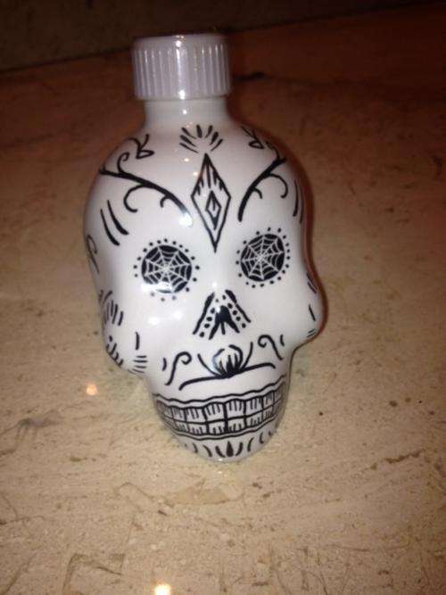 Collectable 50ml Ceramic Skull - filled with - KAH Tequila - Blanco 100% De Agave - Mexico