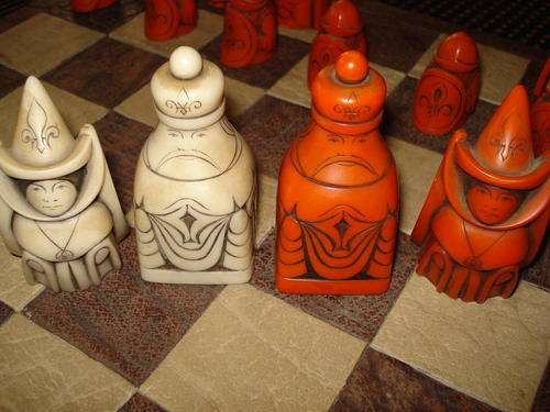 JOHN BICCARD FIGURINES CHESS SET,VERY SCARCE SET MADE BY ARTIST !!!
