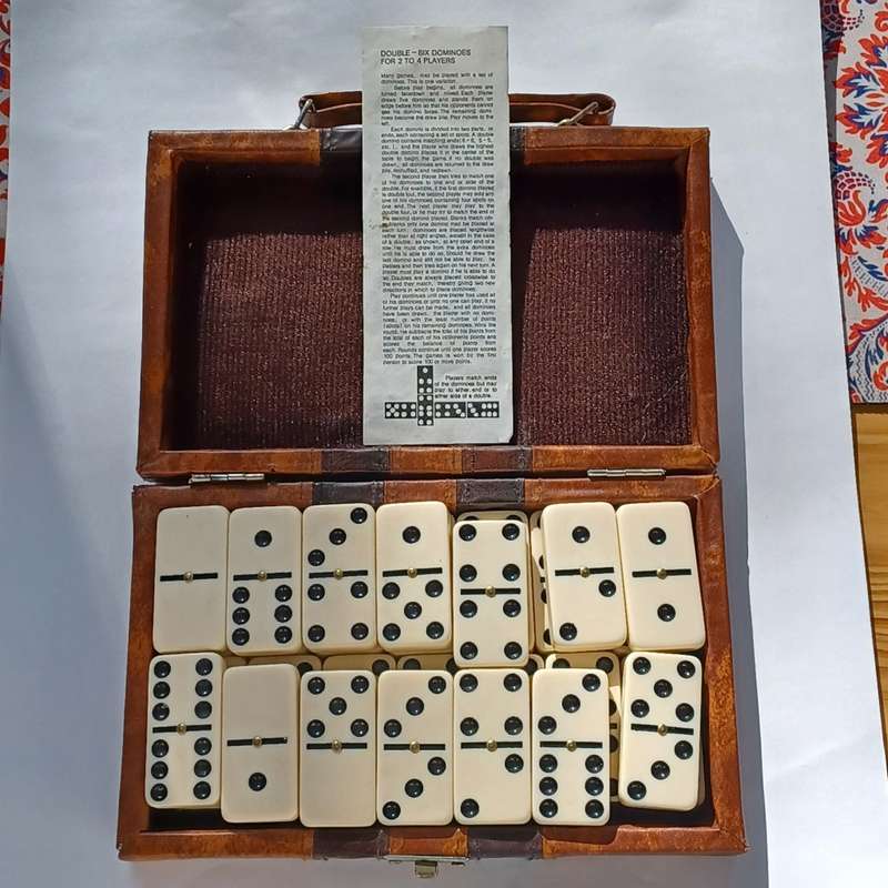 Vintage Dominoes Double Six Leatherette Case - Complete 28 piece set /