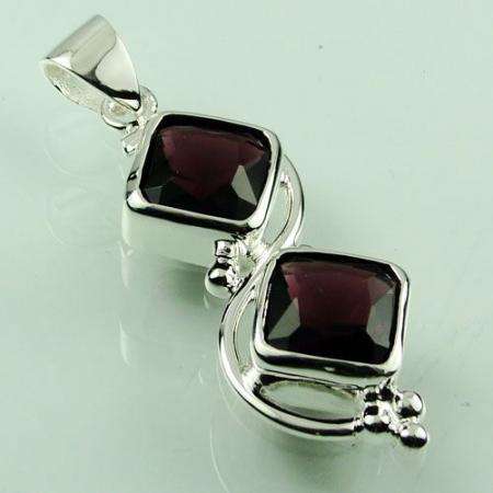 Stock Clearance Sale!!TRENDY AMETHSYT GEMSTONE PENDANT 42CT SILVER