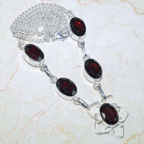 !!Stock Clearance Sale!!Gorgeous Garnet Silver Necklace
