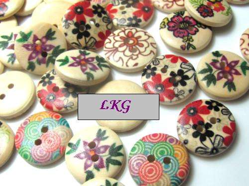 6pc Mixed pattern designer wooden buttons 18mm