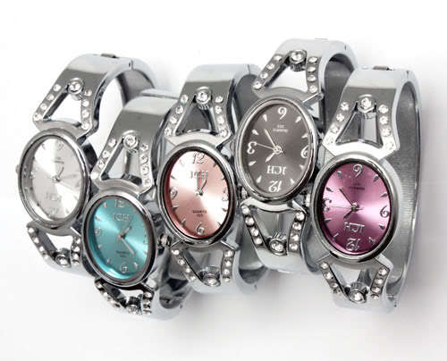 ICH Womens Oval Bangle Watch