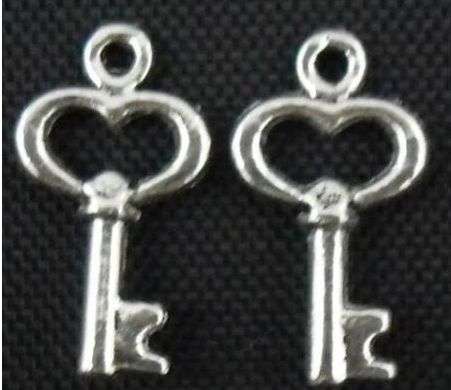 10 x Tibetan Silver Key Charms 15.5x8.5mm