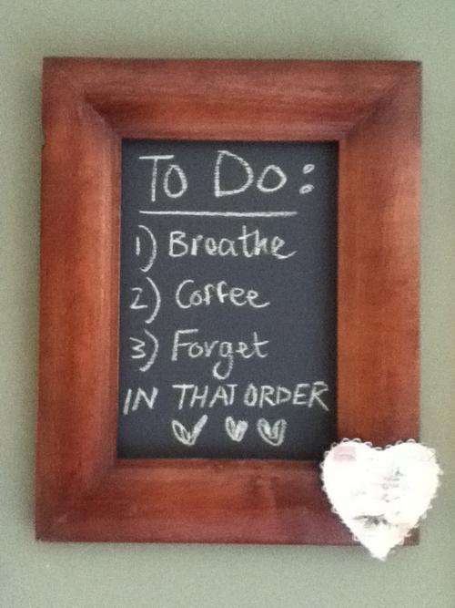 CHALKBOARD IN WOODEN FRAME WITH ROSE DETAIL HEART