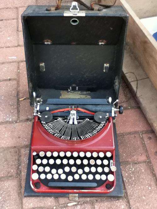 ANTIQUE TYPEWRITER IN ORIGINAL BOX AND AUTHENTICITY LABEL