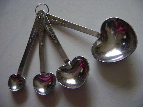 WORDS OF LOVE HEART MEASURING SPOONS **FREE POSTAGE**