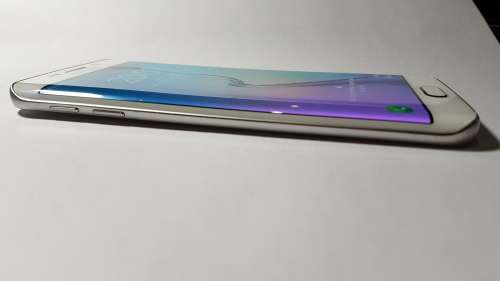 *GOOD Condition* Samsung Galaxy S6 Edge, 64GB + Flip COVER & Accessories