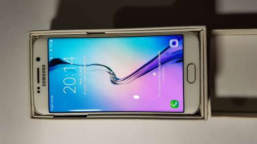 *GOOD Condition* Samsung Galaxy S6 Edge, 64GB + Flip COVER & Accessories