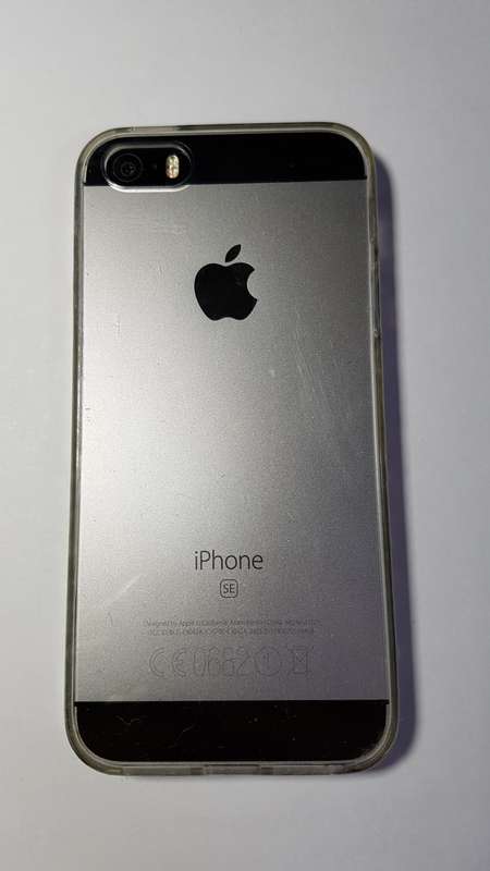 Apple iPhone SE 16GB + Bodyglove Cover