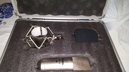 Takstar-SM-16 57391 Microphone + Nice Case