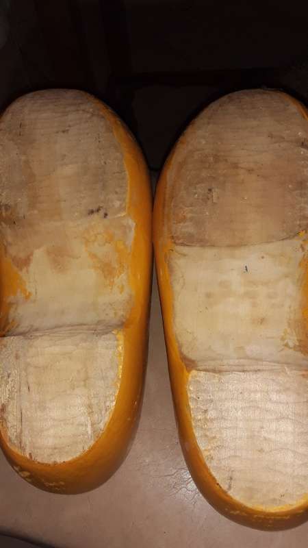 WOODEN CLOGS