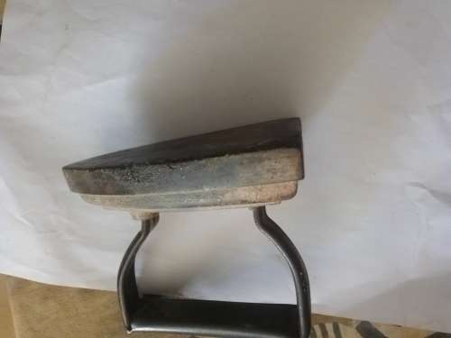 VINTAGE CLOTHING IRON