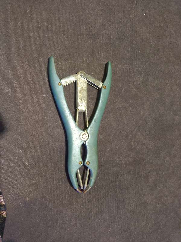 CASTRATION PLIERS