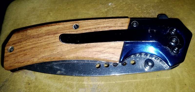 2018 F78 QUICK OPEN BROWNING KNIFE EXCELLENT CONDITION AS GOOD AS NEW