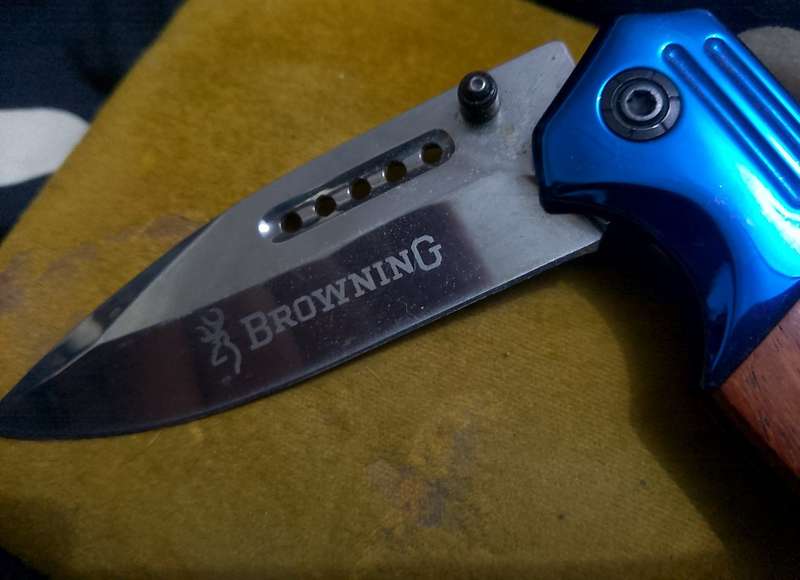 2018 F78 QUICK OPEN BROWNING KNIFE EXCELLENT CONDITION AS GOOD AS NEW