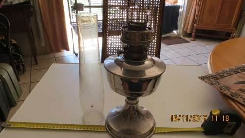 metal Aladdin number 21 lamp, 63cm high with glass, glass has crack, as per photo