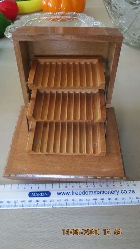 beautiful inlay cigarette case with music box, made in Capri, as per photo