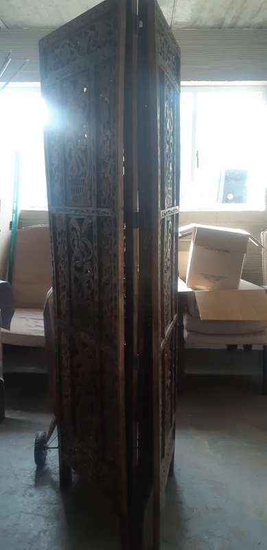 Very attractive 4 panel carved screen,....................as per photo's