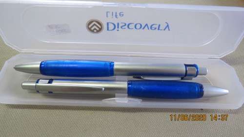 Discovery Life presentation pen and pacer set in plastic box, rubber grip very tackie, as per photo