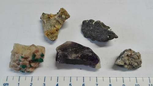 5 mineral specimens, as per photo