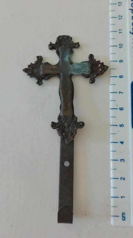 antique brass picture hanger with cross on the top, total length 11cm, as per photo