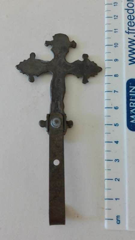 antique brass picture hanger with cross on the top, total length 11cm, as per photo